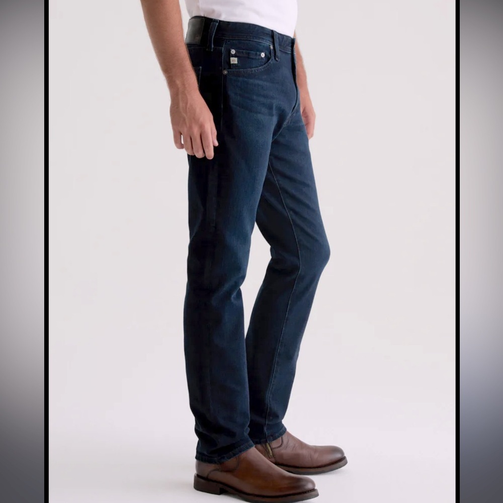 AG Everett Slim straight jeans size 32 R in excellent like-new condition